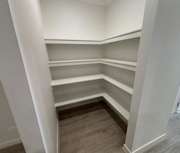 Gorgeous Family Living for Rent! - Photo 4