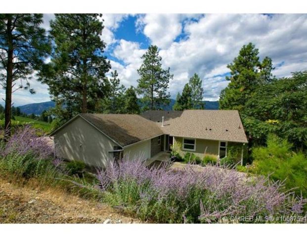 Private Lake Country House with Views - Photo 1