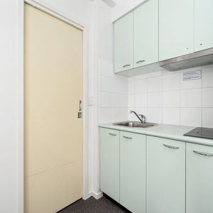 Affordable Fully Furnished Studio Apartment - Photo 3