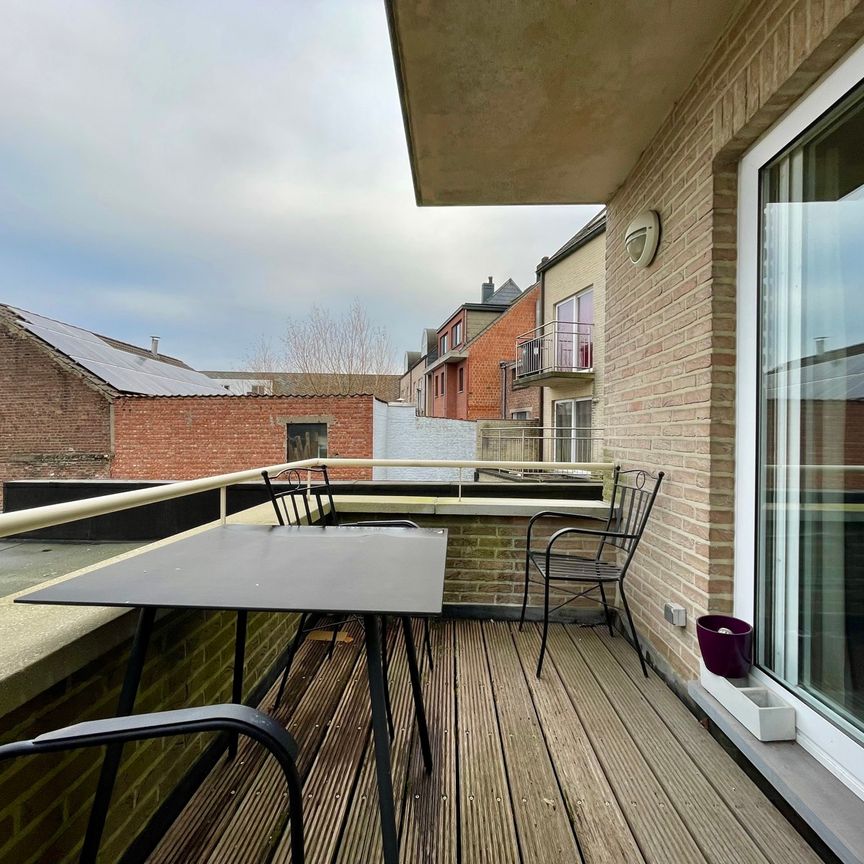 Goed gelegen twee slaapkamer appartement met terras - Photo 1