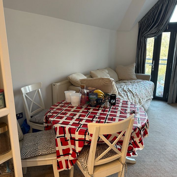 2 Bed Flat, Putney Bridge Road, SW18 - Photo 1