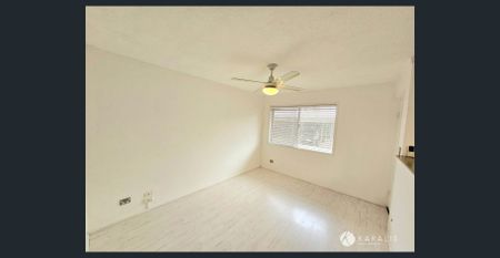 Charming One Bedroom Unit in Prime Mount Gravatt Location - Photo 2