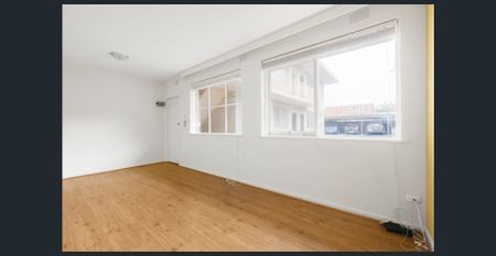 Fantastic Ground Floor Apartment in Prime Elsternwick Location - Photo 3