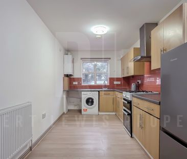 Spacious Ground Floor Apartment with Garden, 2 Bathrooms & Parking ... - Photo 4