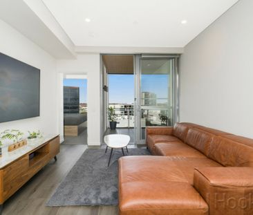 Modern One-Bedroom Apartment with Spectacular Views & Resort-Style ... - Photo 2