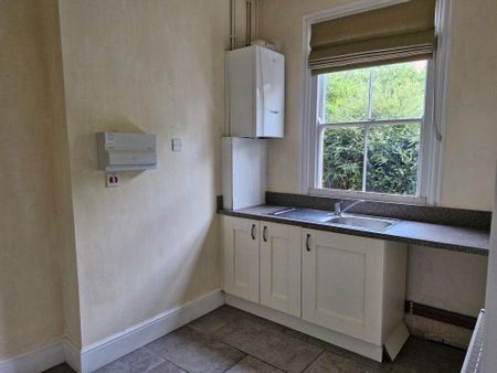 3 bedroom semi-detached house to rent - Photo 4