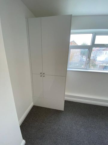 2 Bed Flat, Glyfiend Road, NW10 - Photo 4