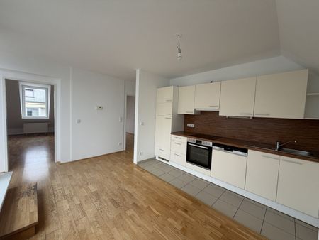 Ruhige 3 - Zimmer - Dachgeschosswohnung mit Terrasse I ab sofort - Photo 4