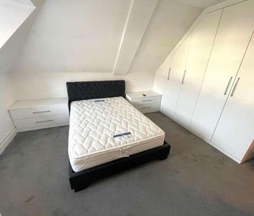 Sunbury Gardens, Mill Hill, NW7 - Photo 5