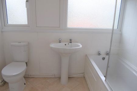 3 bedroom terraced house to rent - Photo 4