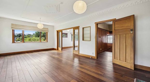 Character Three bedroom in Popular Brooklyn - Photo 1