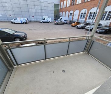 Wohnen im Denkmal! 3 Zimmer mit Balkon + Parkett + Bad mit Wa + SP - Photo 1