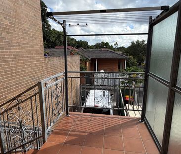 3 BEDROOM UNIT IN PRIME BELMORE LOCATION! - Photo 3