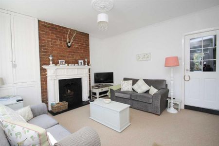 2 bedroom terraced house to rent - Photo 3