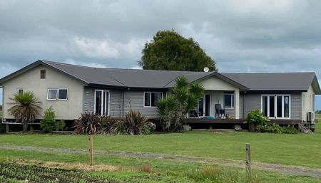 TE AWAMUTU - RURAL 4 BEDROOMS - Photo 3