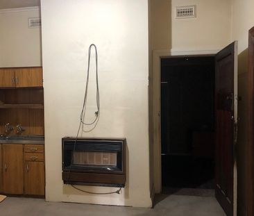 525 Macauley Street, Albury NSW 2640 - House For Rent | Domain - Photo 4