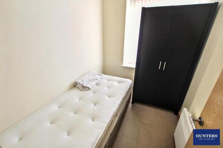 2 bedroom flat to rent - Photo 5