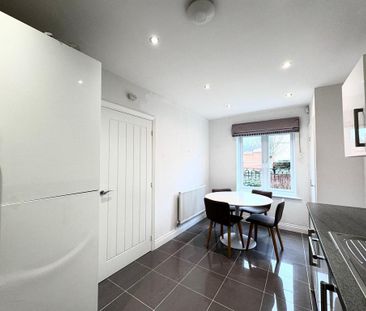 3 bedroom semi-detached house to rent - Photo 2