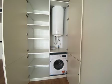 Apartamento T1 sem móveis para arrendamento na zona do Bonfim, Porto. - Photo 4