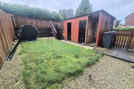 Cousin Lane - Photo 4