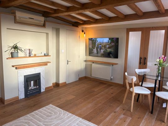 1 Bed Penthouse, Danbury Street, N1 - Photo 1