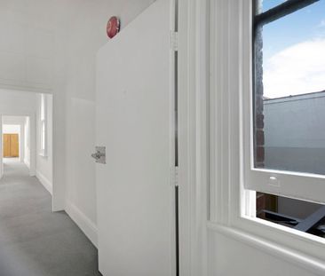 Two Bedroom Apartment in the heart of City - Photo 6