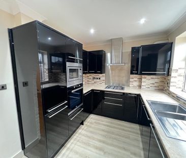 4 bedroom terraced house to rent - Photo 3