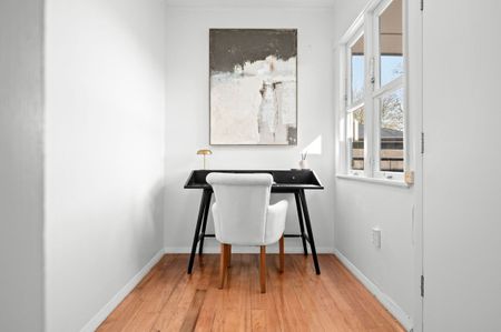 Located in the heart of Fairfield, this freshly renovated three-bedroom, single-bathroom home offers modern comfort in a sought-after location. - Photo 4