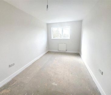 4 bedroom detached house to rent - Photo 3