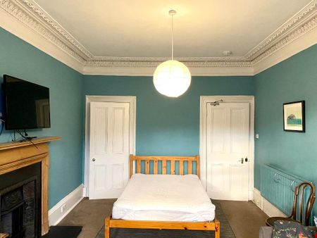 3 bedroom flat to rent - Photo 5