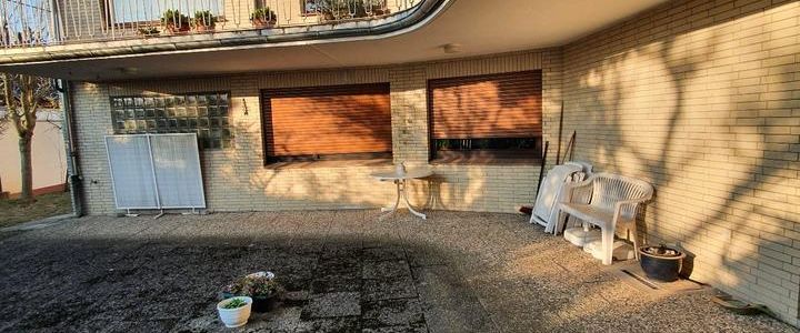 Wohnung mit 5 Zimmer (220qm), Balkon und Grundstück zu vermieten - Foto 1