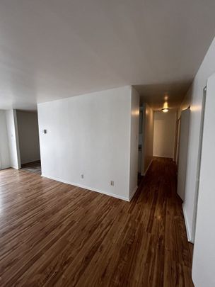 1120 Rue Cloutier, La Prairie, QC J5R - Photo 1