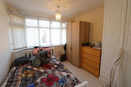 2 BED House To rent - Photo 4