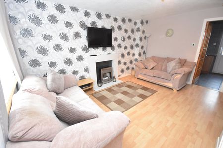 2 bedroom semi-detached house to rent - Photo 2