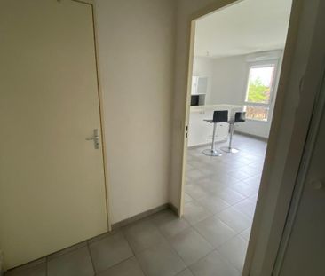 Location Appartement 1 pièce 29m² DECINES CHARPIEU 69150 - Photo 2