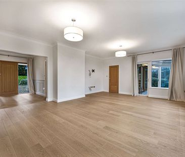 A deceptively spacious, refurbished detached bungalow set within ap... - Photo 2