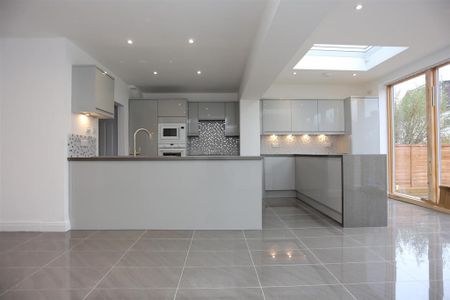 4 bedroom house to rent - Photo 3