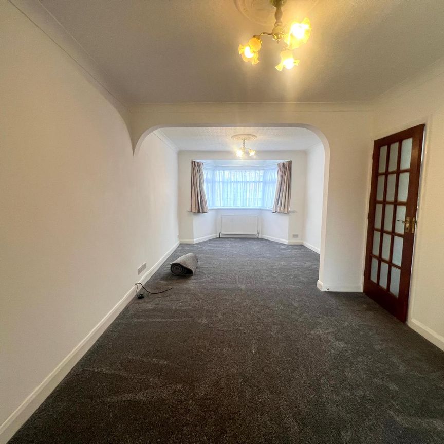 Warner Close, Harlington, Hayes, UB3 5LG - Photo 1