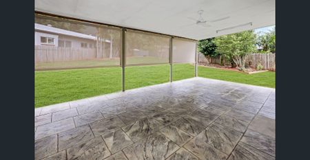 Modern home in cul-de-sac - Photo 5