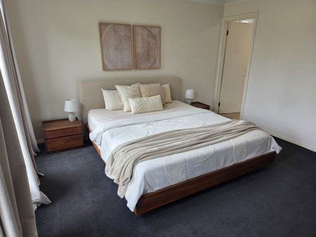 Fully Furnished Family Home - Photo 4