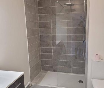 Location Appartement 1 pièce 36m² THONON LES BAINS 74200 - Photo 2