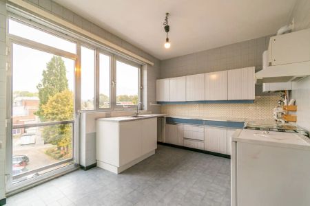 Een zeer ruim appartement te Halle! - Photo 5
