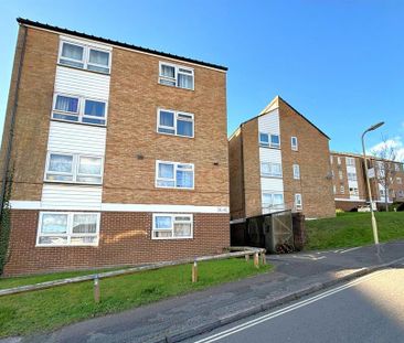 3 bedroom flat to rent - Photo 6