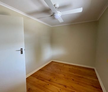 NEAT & TIDY THROUGHOUT - Photo 2