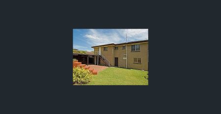 Spacious Family Home - Photo 2