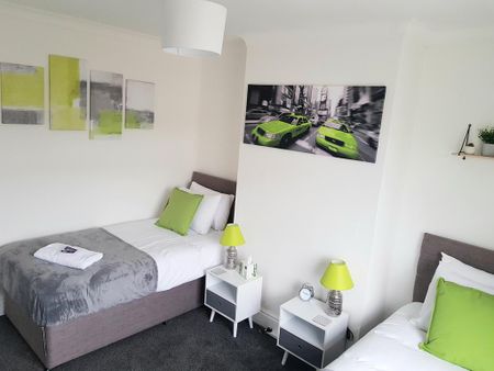 7 bedroom semi-detached house to rent - Photo 5