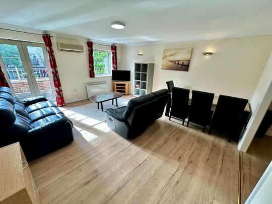 William Court - Photo 1