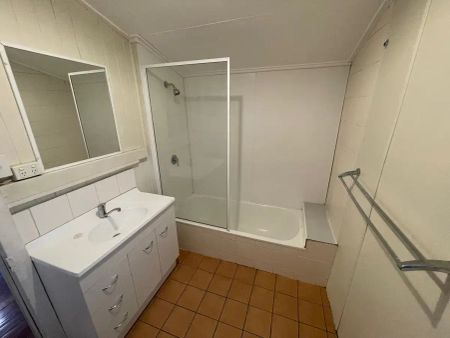 “Taringa 4 bedroom house” - Photo 2