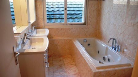 5-room detached villa with beautiful lake view and large garden - Photo 5