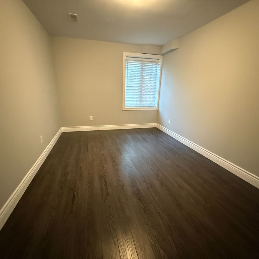 For Lease - 325 Bathurst Glen Drive Unit# Lower, Vaughan, Ontario - Photo 1